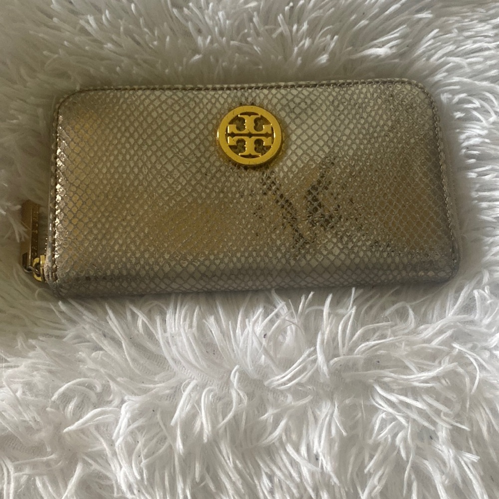 Tory Burch wallet